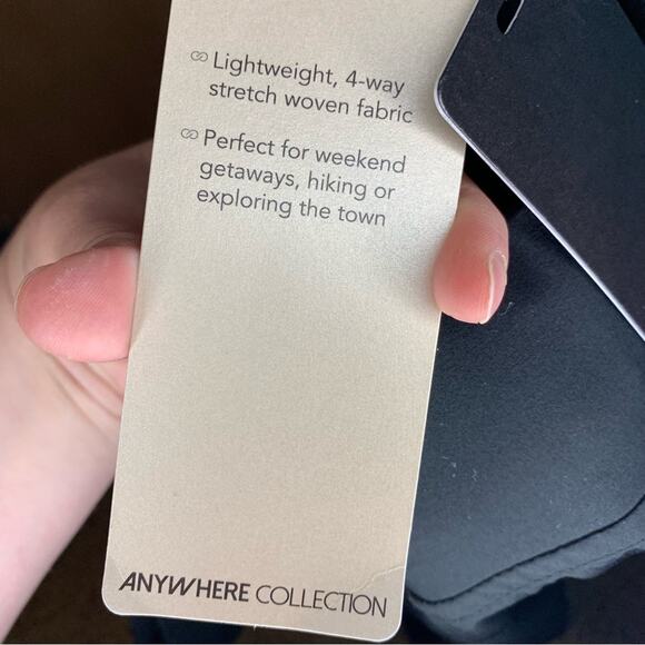 Carrie Underwood’s Calia Mid-Rise Crop Activewear Pants - Picture 2 of 5